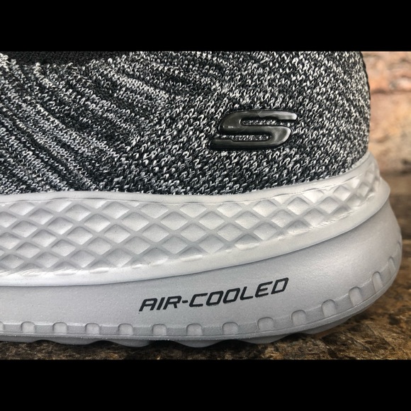 Skechers Men'sl Slip-On Athletic walking sneakers - Picture 10 of 13